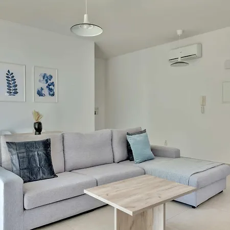 아파트 Phaedrus Living: Center Residences Emerald *