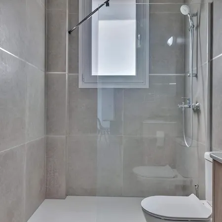 Phaedrus Living: Center Residences Emerald *
